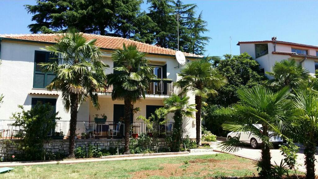 Apartments Palm House Rovigno Esterno foto