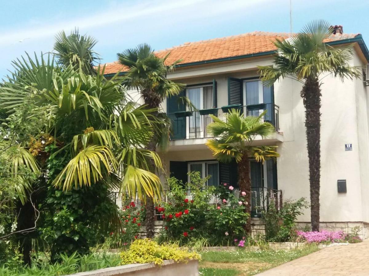 Apartments Palm House Rovigno Esterno foto